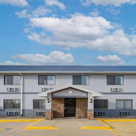 Super 8 By Wyndham Danville Exterior photo