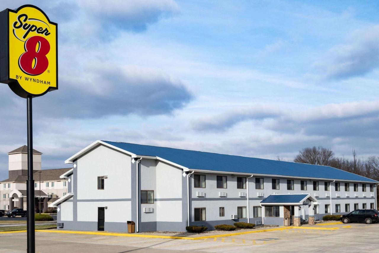 Super 8 By Wyndham Danville Exterior photo